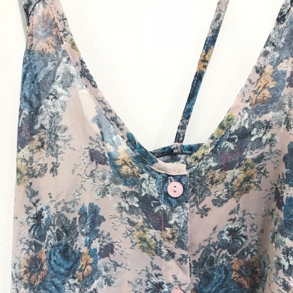 🌸 Floral Top 🌸